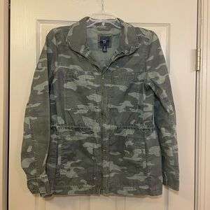 GAP Green Camo Utility Fill Zip‎ Jacket with Pockets, Size Medium